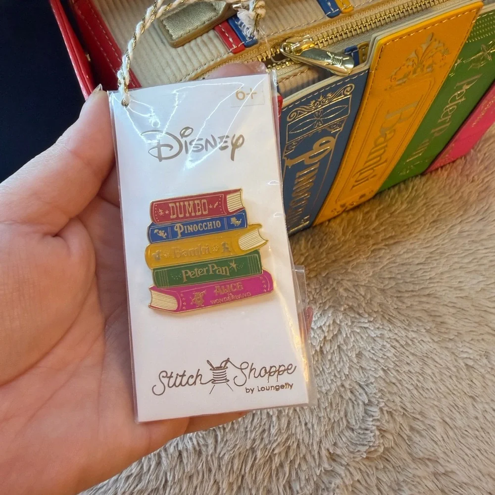 Loungefly x Stitch Shoppe Disney Classic Books Crossbody Bag Wallet Pin NWT. - Picture 4 of 9